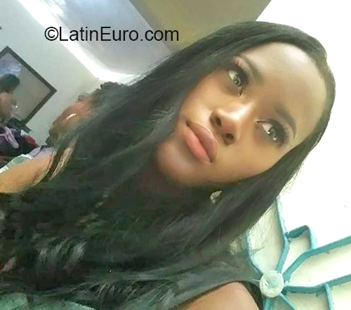 Date this hard body Dominican Republic girl Jennifer from Santo Domingo DO40827