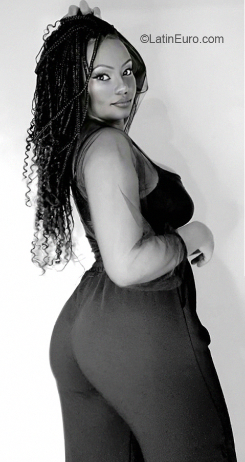 Date this gorgeous Brazil girl Leticia from Tres Coracoes BR11905