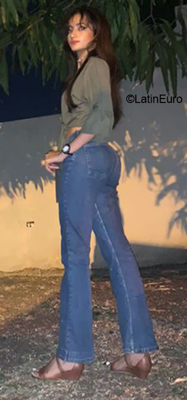 Date this attractive Dominican Republic girl Nathaly from Santo Domingo DO40837
