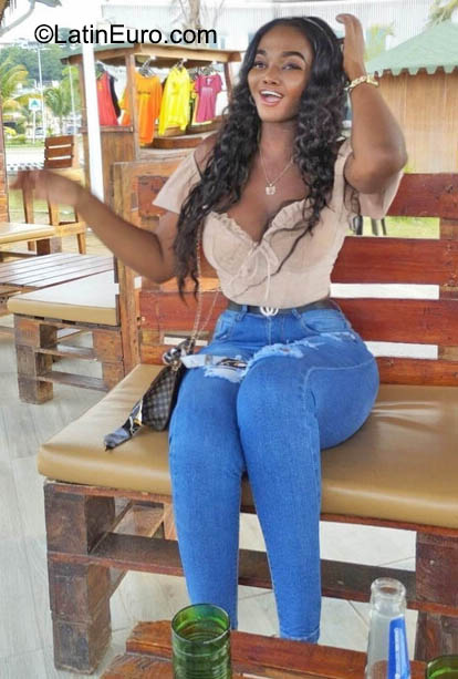 Date this nice looking Ecuador girl Narcisa from Quito EC932