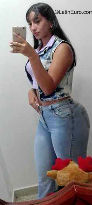 Date this young Venezuela girl Nau from San Cristóbal VE4225