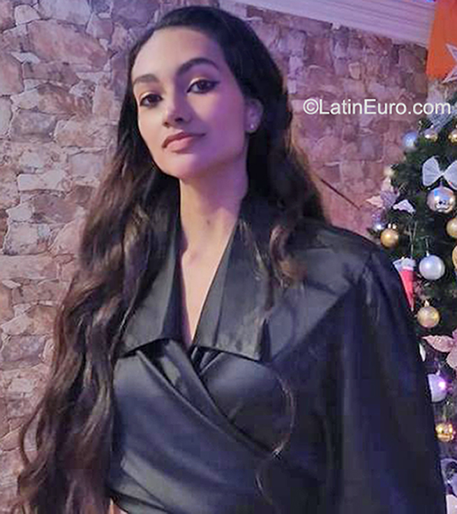 Date this tall Colombia girl Juanita from Medellin CO31793
