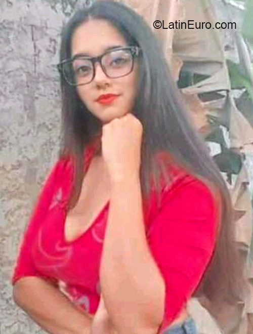 Date this sensual Venezuela girl Anny from Punta De Mata Estado Monagas VE4236