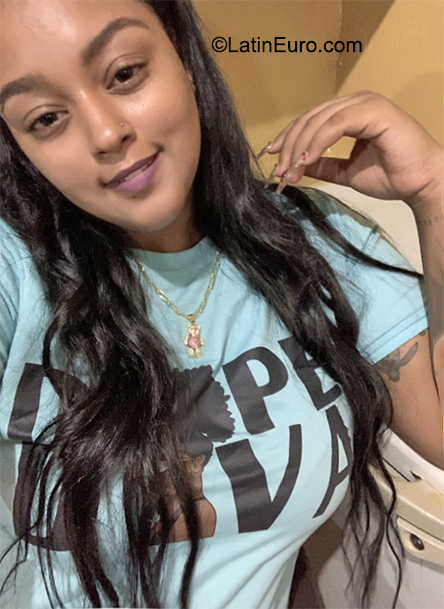 Date this stunning Dominican Republic girl Grissel from Santo Domingo DO40921