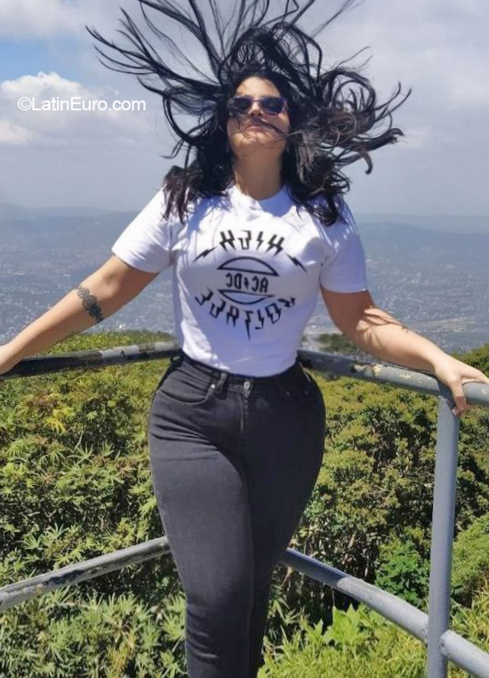 Date this attractive Venezuela girl Edgli from Monagas VE4246
