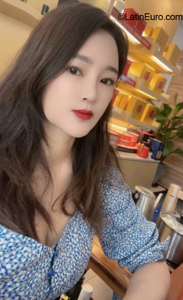 Date this young Hong Kong girl Chensandi from Hongkong. HK25