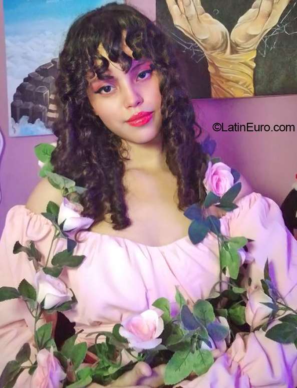 Date this nice looking Nicaragua girl Sofia from Rivas NI295