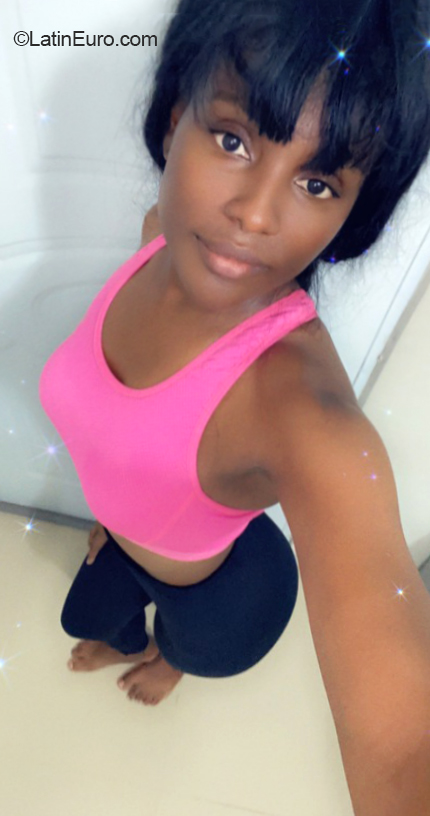 Date this attractive Dominican Republic girl Karen from San Pedro De Macorís DO40967