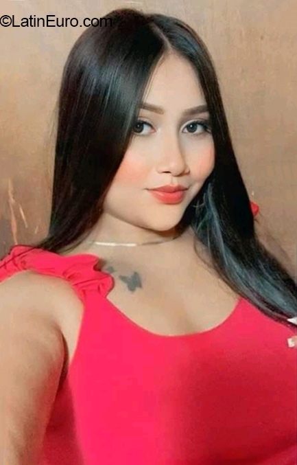 Date this athletic Colombia girl KARLA from Medellin CO31965