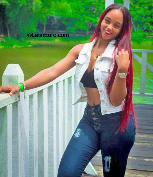 Date this young Dominican Republic girl Liza from Santo Domingo DO40987