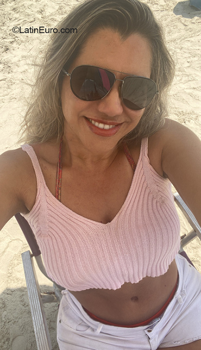 Date this nice looking Brazil girl Adriana from Sao Paulo BR12109