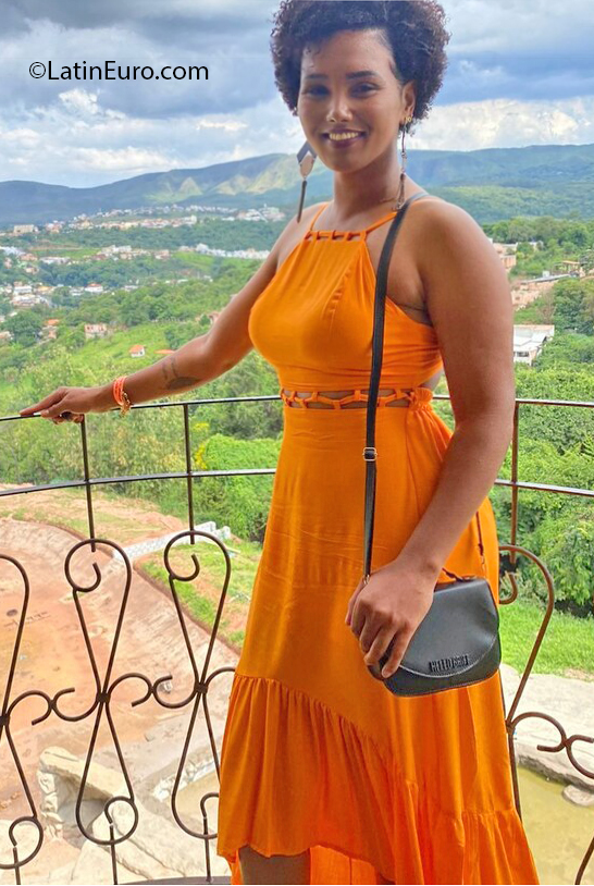 Date this beautiful Brazil girl Thais from Belo Horizonte BR12144