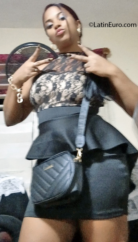 Date this exotic Cuba girl Dany from Holguín CU822