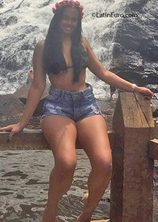 Date this passionate Brazil girl Lizandra from Salvador BR12159