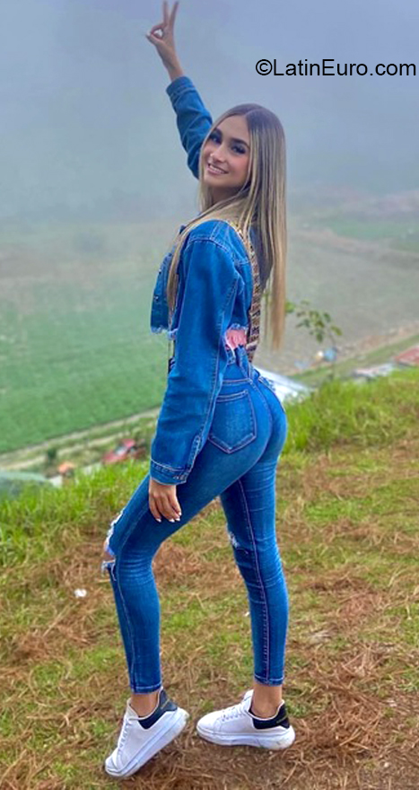 Date this stunning Venezuela girl Leita from San Francisco VE4270