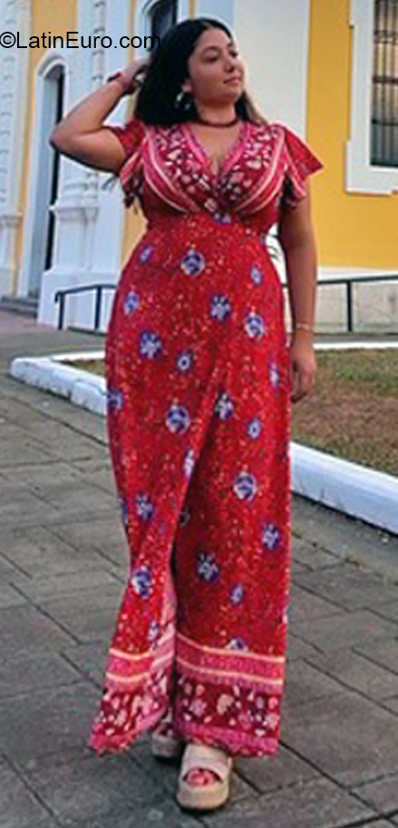 Date this funny Uruguay girl Larita from Montevideo UY94