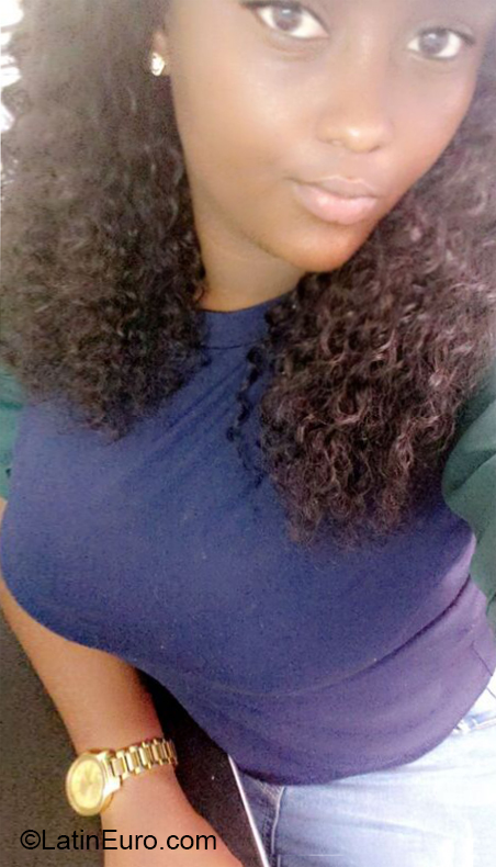 Date this athletic Jamaica girl Racquel from Falmouth JM2731