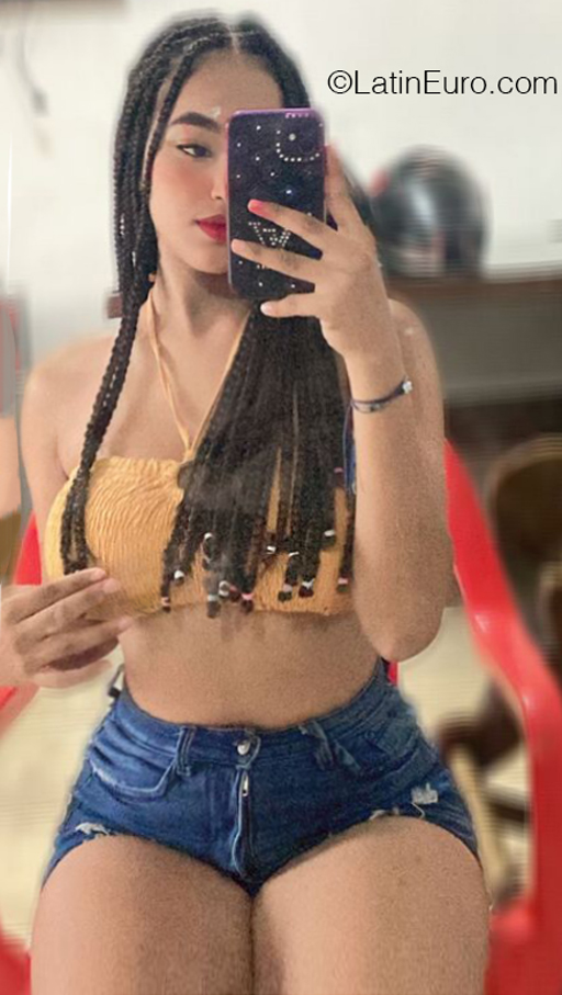 Date this hard body Colombia girl Stefania from Barranquilla CO32061