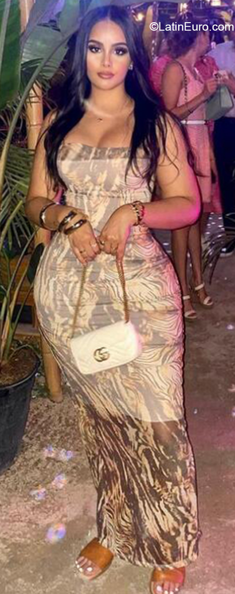 Date this athletic Dominican Republic girl Yessica from Santo Domingo DO41082