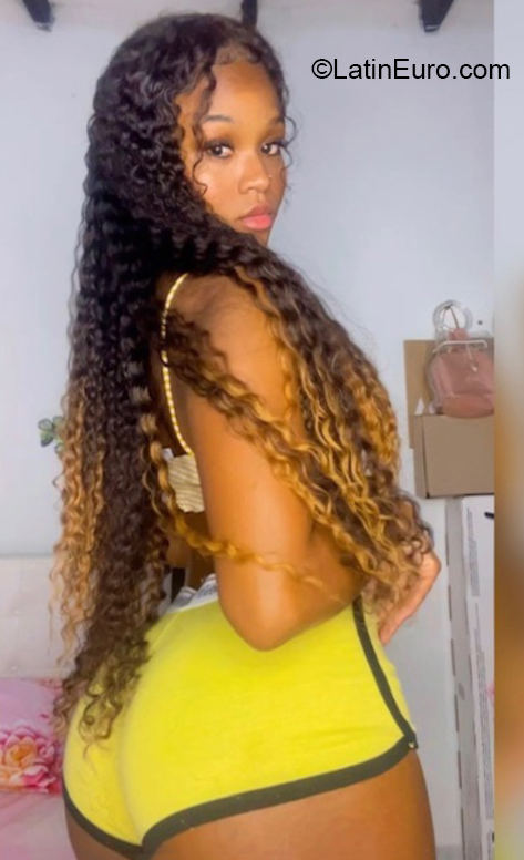 Date this good-looking Colombia girl Alejandra from Medellin CO32083