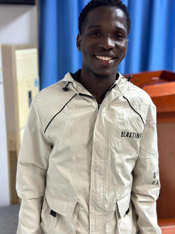 Date this tall Angola man Eduardo from Luanda AO102
