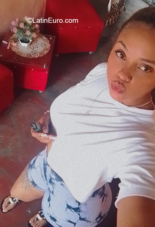 Date this hard body Dominican Republic girl Kimberly from Santo Domingo Norte DO41120