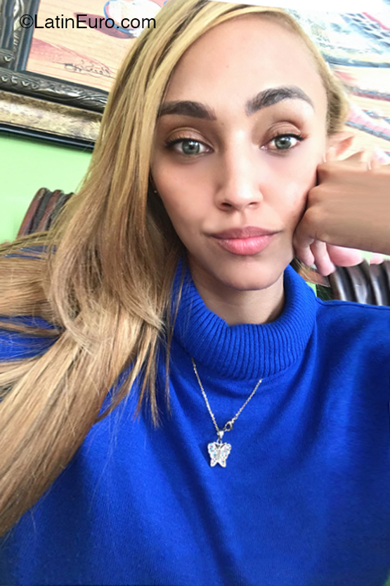 Date this pretty Dominican Republic girl Marleny from San Francisco De Macoris DO41140