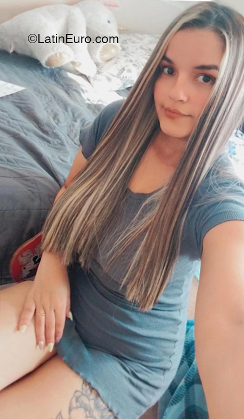 Date this foxy Venezuela girl Nicole from Maracaibo VE4293