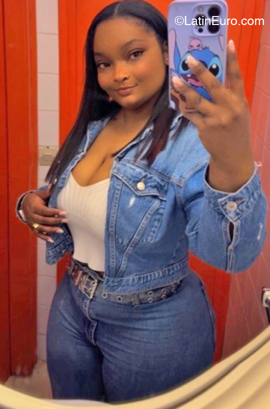 Date this delightful Andorra girl Angie from Andorra AD47