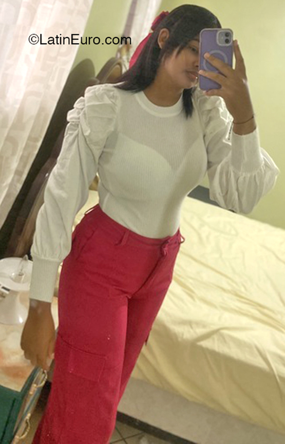 Date this sultry Dominican Republic girl Danilcia from Santiago DO41207