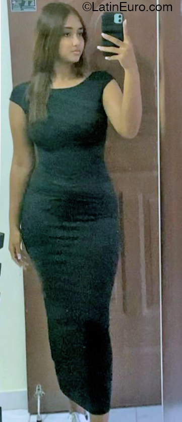 Date this tall Dominican Republic girl Alia from Distrito Nacional DO43194