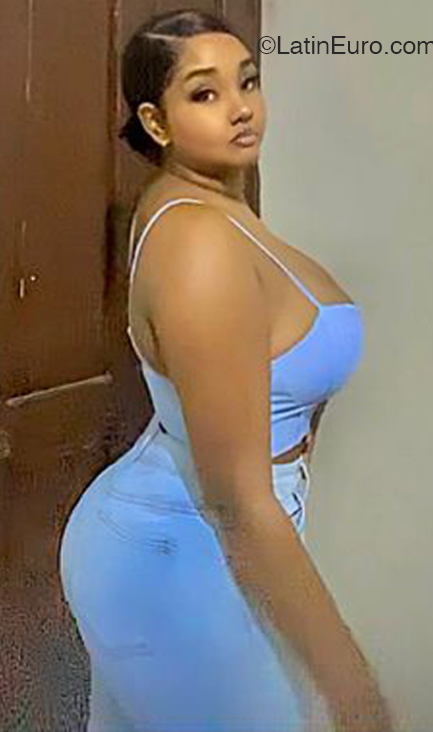 Date this georgeous Dominican Republic girl Cris from Santo Domingo Oeste DO43907