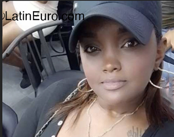 Date this hot Dominican Republic girl Ysis from Santo Domingo DO44794