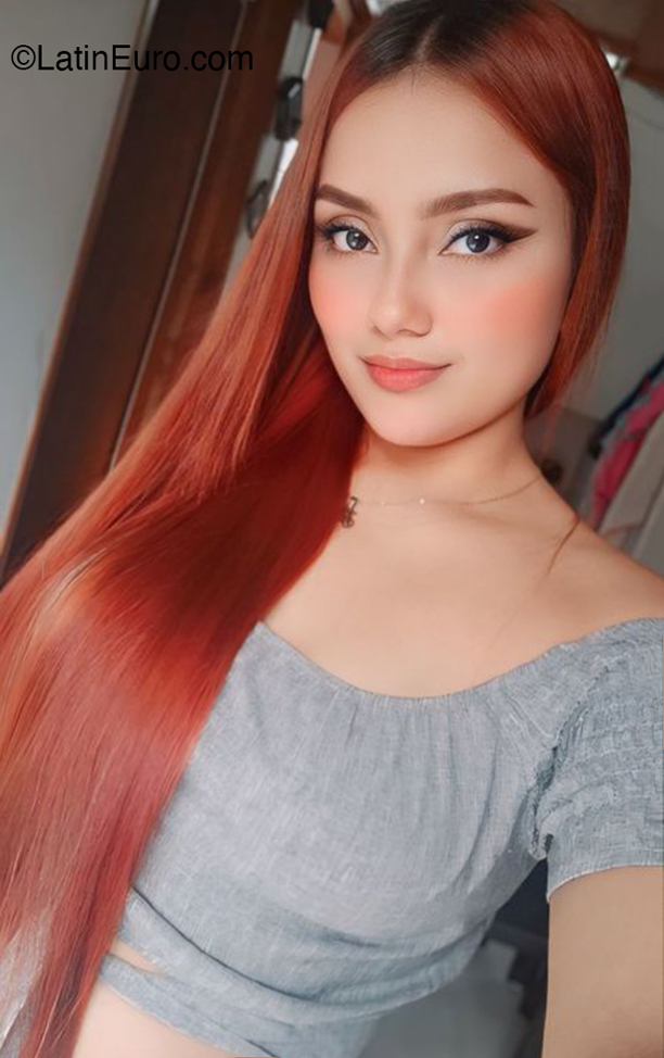 Date this gorgeous Colombia girl Yerli from Bogota CO32326