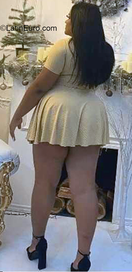 Date this pretty Dominican Republic girl Berenice from Santo Domingo DO45313