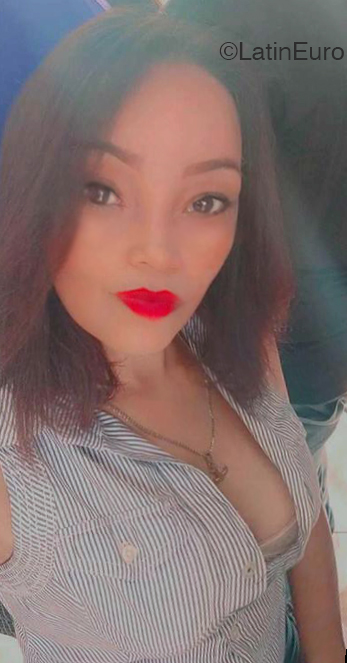 Date this tall Dominican Republic girl Yessi from Azua DO46008