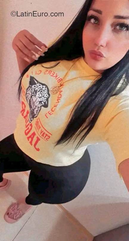 Date this pretty Chile girl Ihia from Santiago CL386