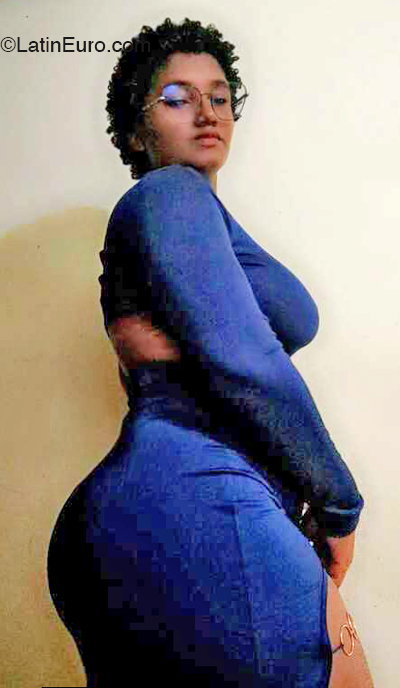 Date this tall Dominican Republic girl Darianna from Santo Domingo DO46225