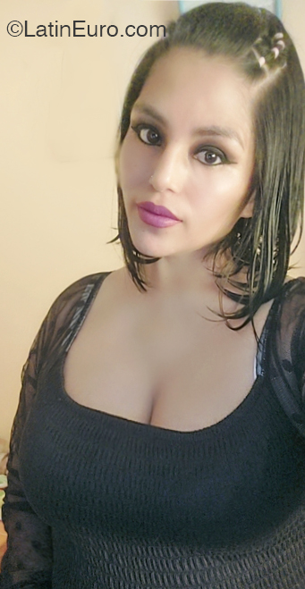 Date this georgeous Peru girl Maricruz from Arequipa PE2046