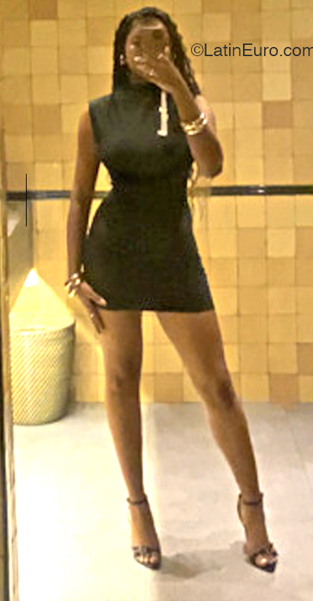 Date this happy United States girl Mariel from Santo Domingo DO46455
