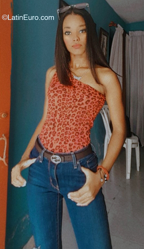Date this exotic Dominican Republic girl Maria from San Cristóbal  (san Cristóbal) DO46536