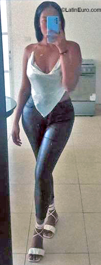 Date this stunning Colombia girl Nayelly from Bogota CO32495