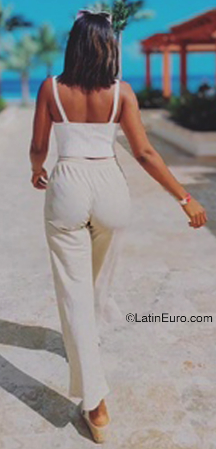 Date this tall Dominican Republic girl Elen from Santiago De Los Caballeros DO46708
