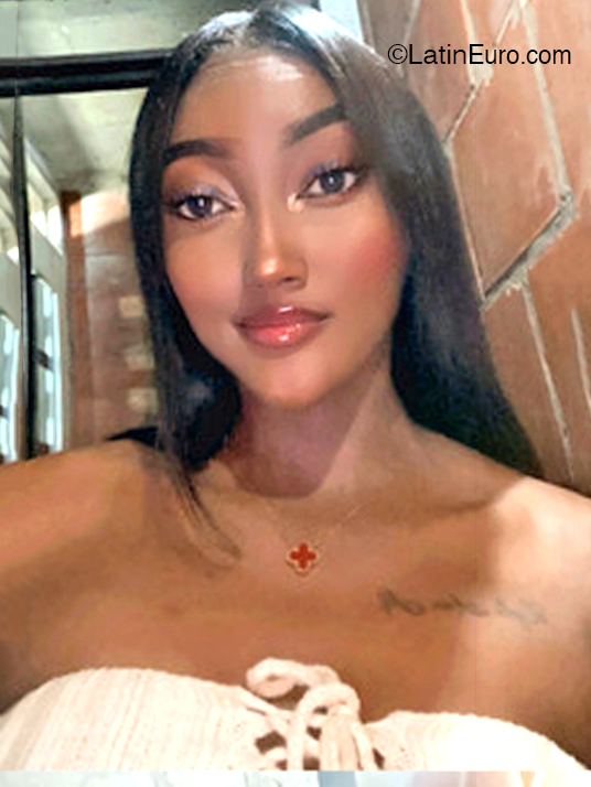 Date this fun Colombia girl Indira from Cali CO32545