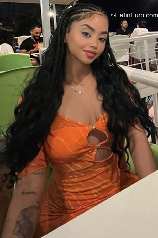 Date this funny Dominican Republic girl Claris from Santo Domingo DO48614