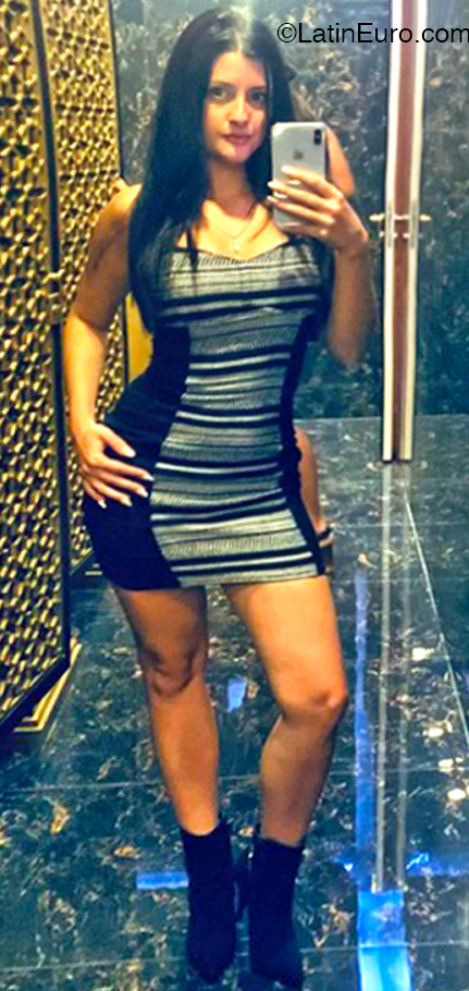 Date this funny Argentina girl Agatha8 from Buenos Aires AR943