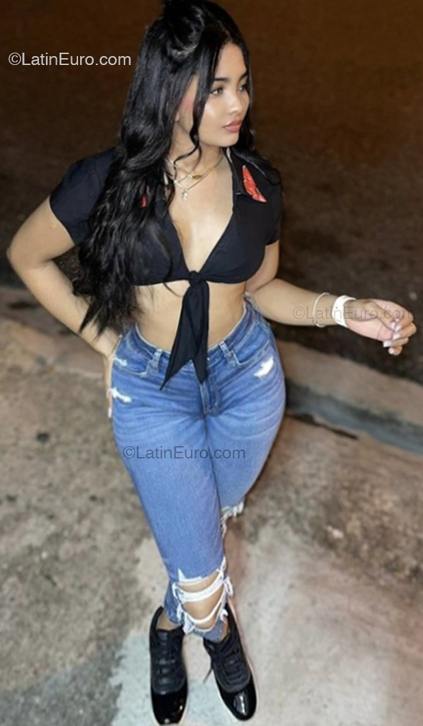 Date this young Dominican Republic girl Scarlet from Santo Dominigo DO51996