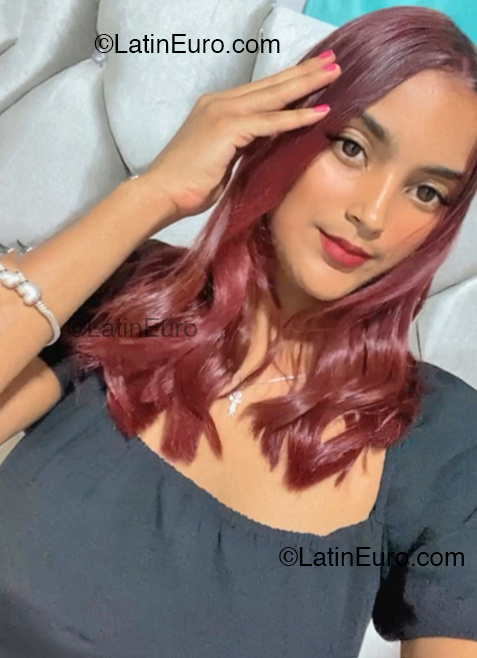 Date this nice looking Dominican Republic girl Keiry from Santo Domingo DO52007