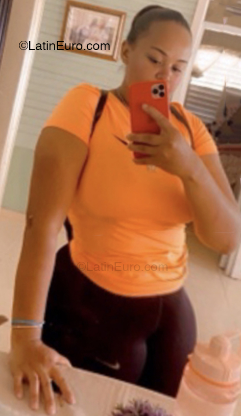 Date this exotic Dominican Republic girl Laura from New Your DO52282