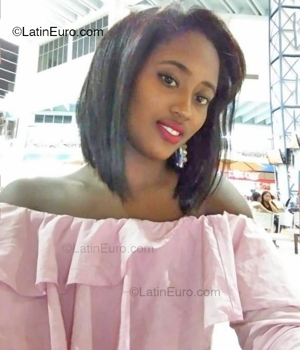 Date this good-looking Dominican Republic girl Sol from Dajabon DO52332